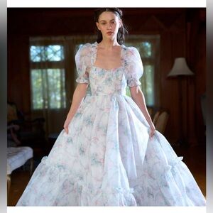 EUC S Selkie Debutante Ritz Gown